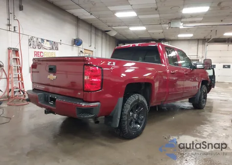 2018 Chevrolet Silverado 1500 2Lt z USA, uszkodzony, nr VIN 1GCVKREC8JZ358306